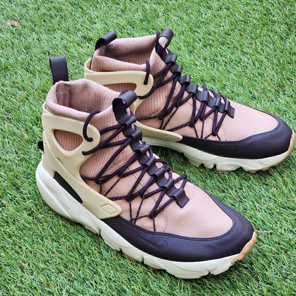 NIKE AIR FOOTSCAPE - Womens Athletic Shoes - SIZE 9